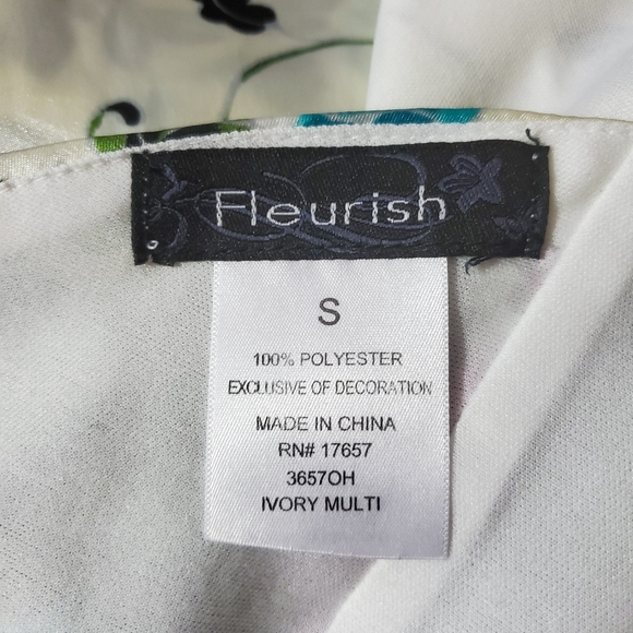 Sleeveless Tank Top - Picture 8 of 8